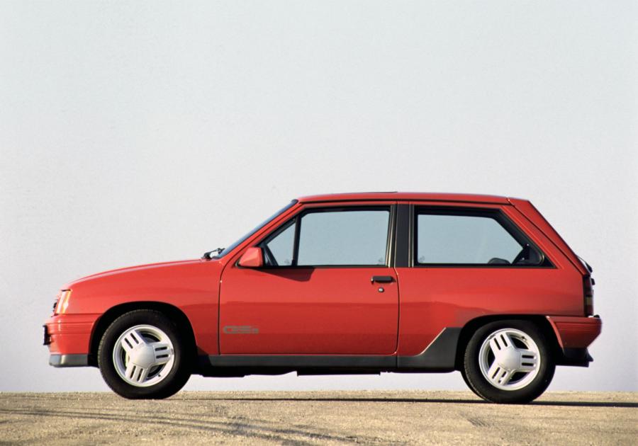  Opel Corsa GSi (A) 1988 года  (фото 8 из 21)
